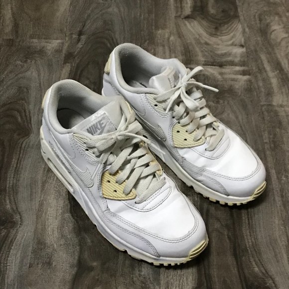 Nike Air Max 90 Triple White Youth Size 6Y Style 307793-167   - 224835 - Picture 3 of 12
